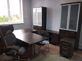 Стол руководителя KSR-1, Брифинг-приставка KB-1, Тумба мобильная KTM-1, Шкаф KST-1.2R